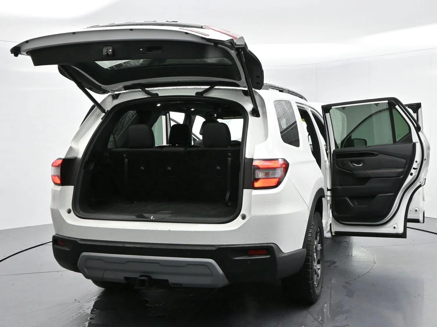 Used 2024 Platinum White Pearl Honda TrailSport image 52