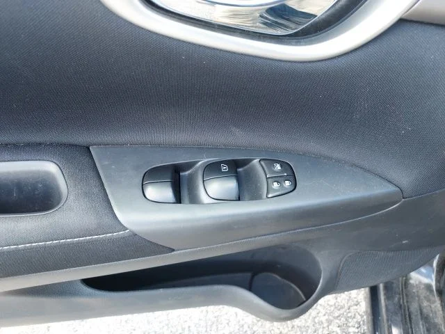 Used 2014 Black Nissan SV image 12