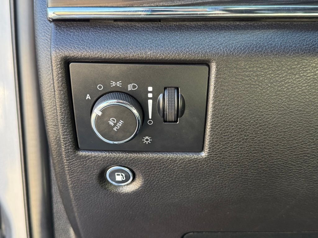 Used 2019 Billet Silver Metallic Jeep Limited image 24
