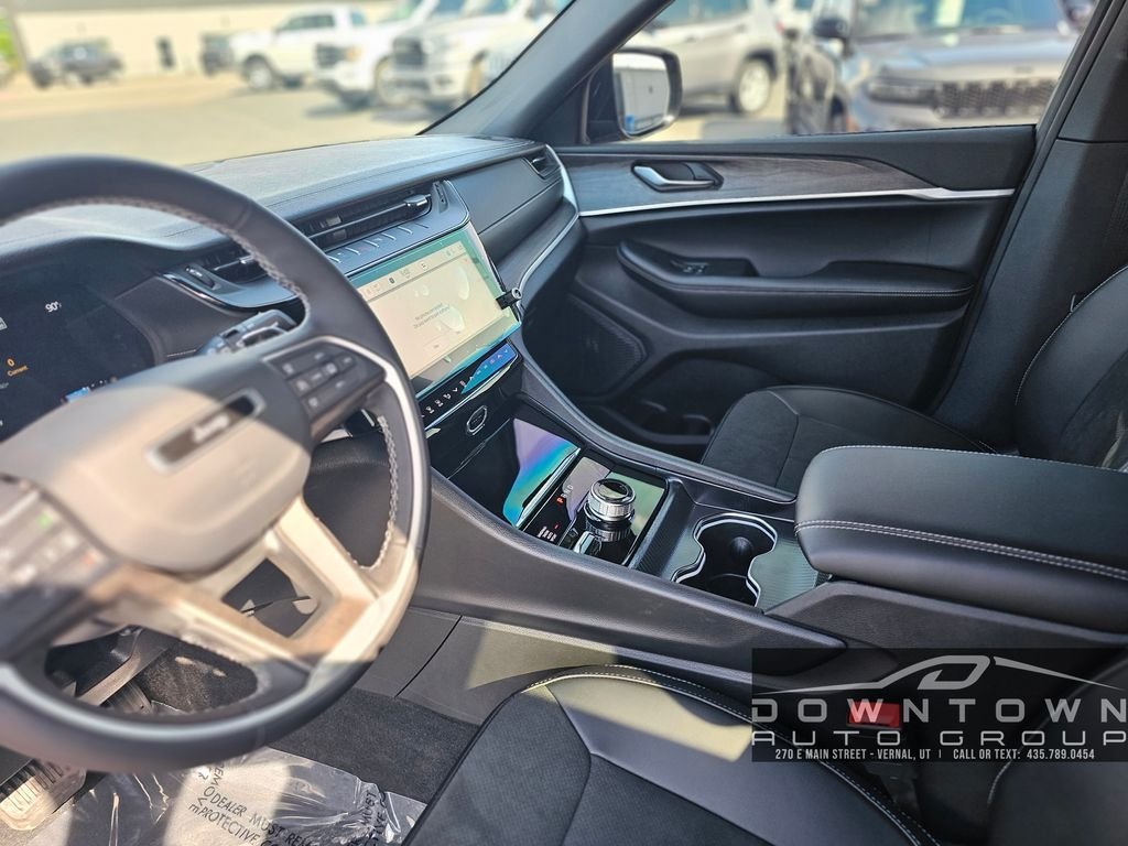 New 2026 Baltic Gray Metallic Clearcoat Jeep Altitude image 20