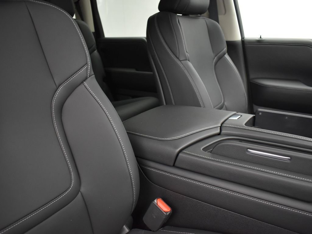 Used 2025 Black INFINITI PURE image 28