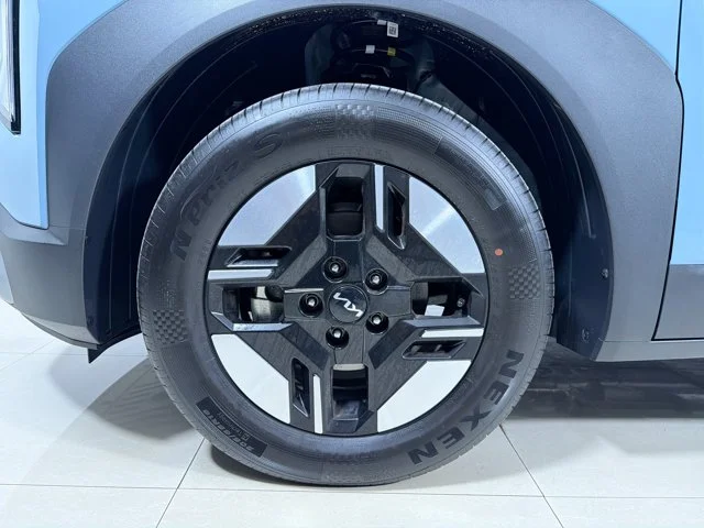 New 2027 FROST BLUE Kia LX image 10