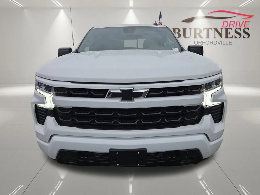 New 2026 Summit White Chevrolet RST image 3