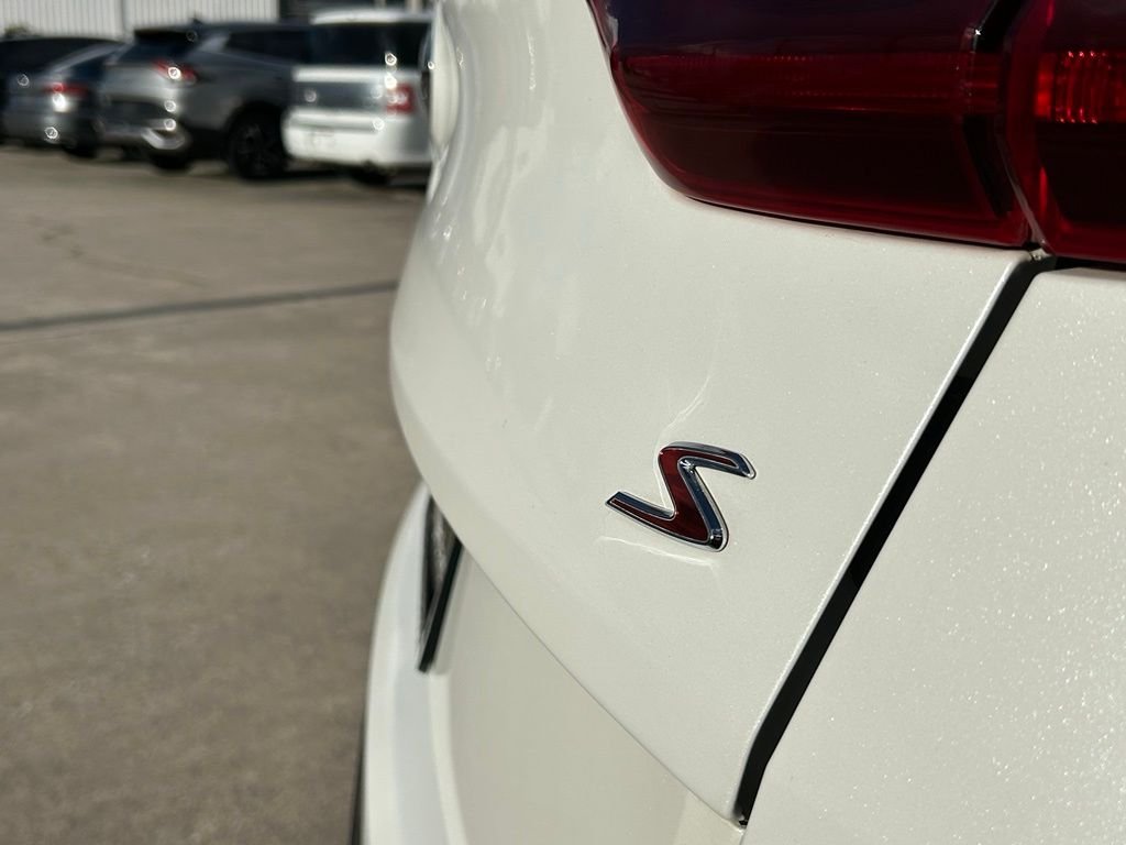 Used 2020 White Kia S image 44