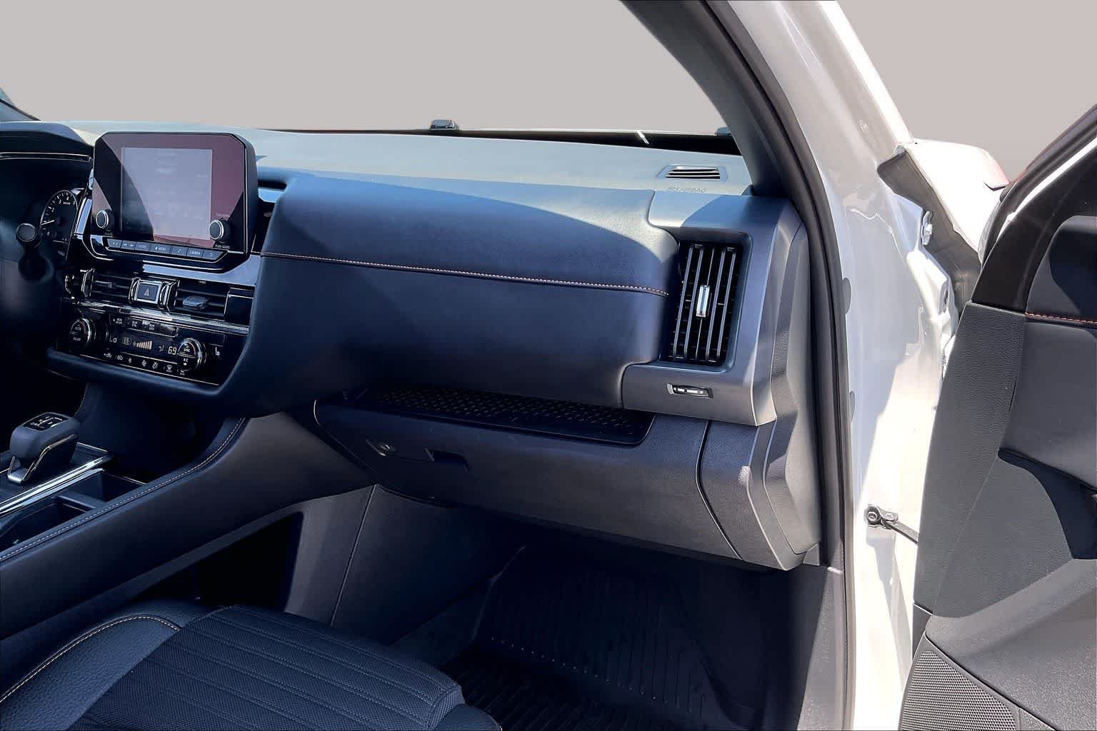 Used 2025 Glacier White Nissan Rock Creek image 18