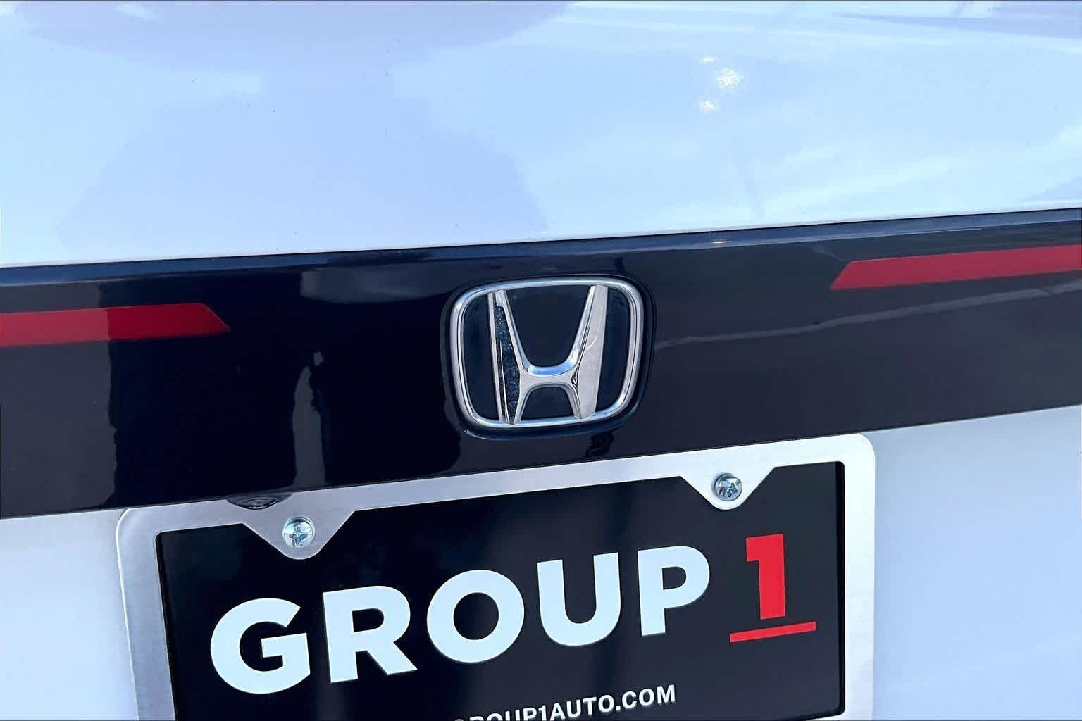 Used 2023 Platinum White Pearl Honda EX image 9