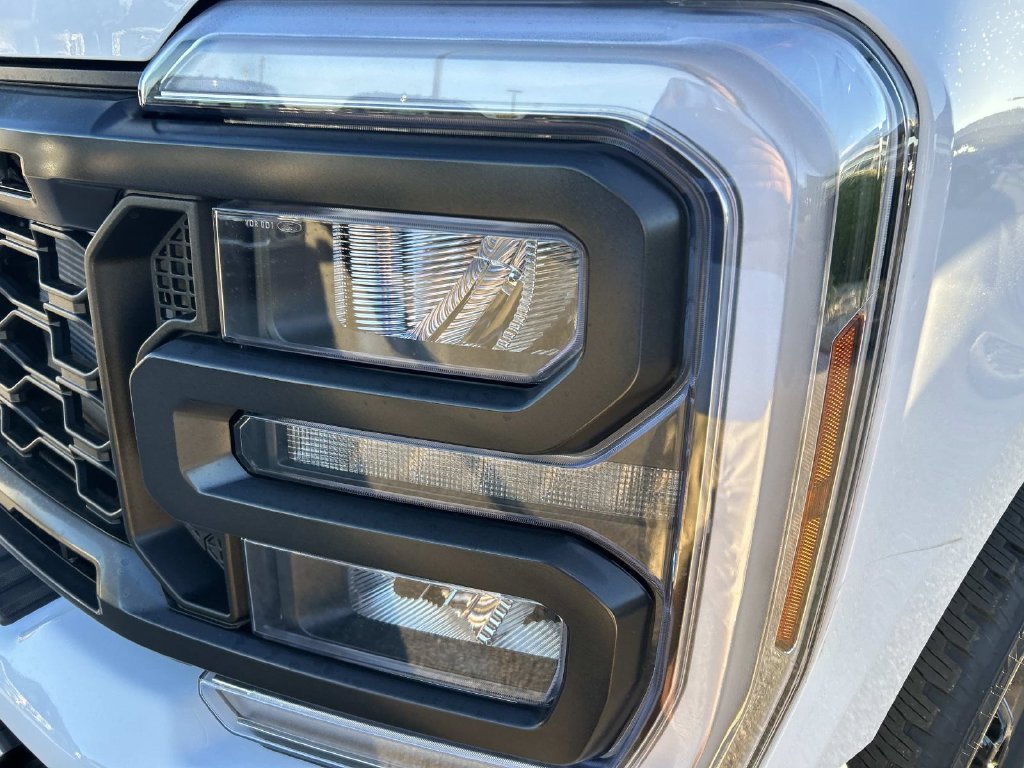 New 2027 Oxford White Ford F-350® XL image 8