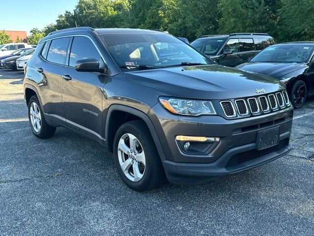 Used 2019 Granite Crystal Clearcoat Metallic Jeep Latitude image 1