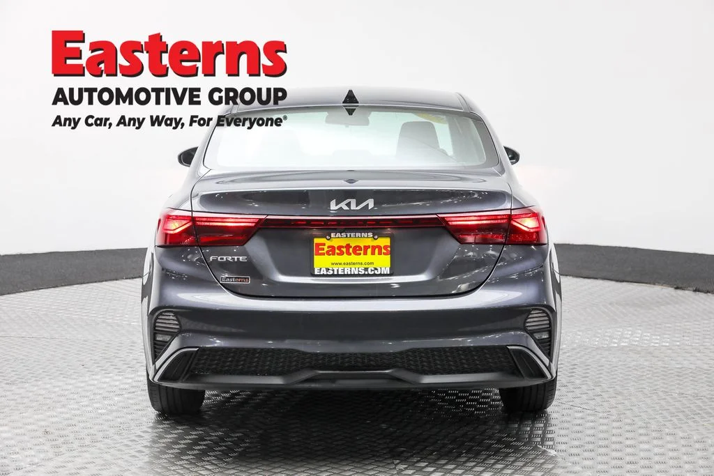 Used 2024 Gray Kia LXS image 6