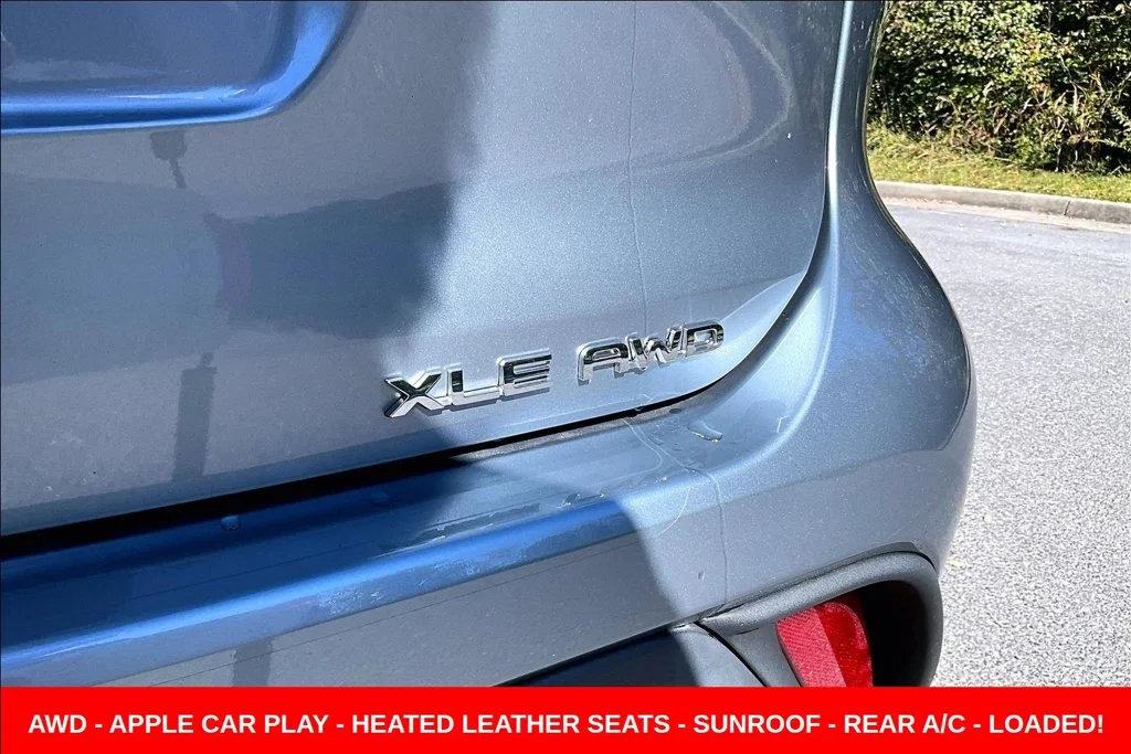 Used 2021 Silver Toyota XLE image 28