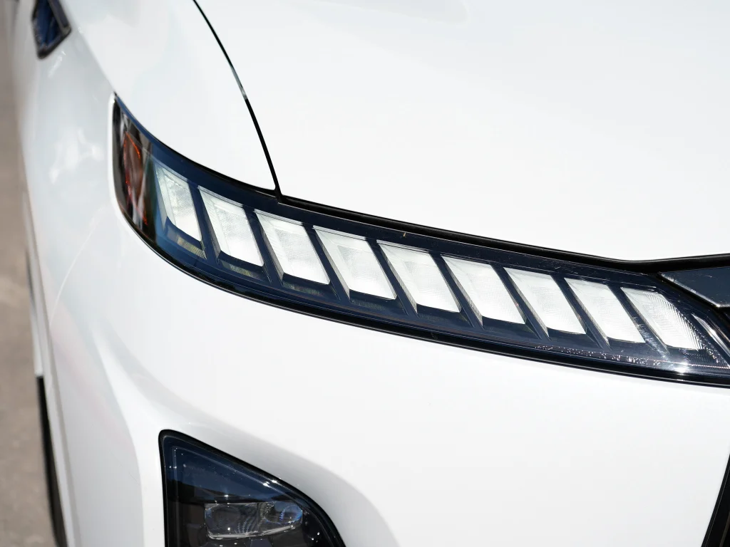 New 2026 RADIANT WHITE INFINITI Sport 4WD image 2