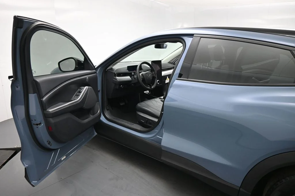 Certified Used 2023 Blue Ford Select image 8