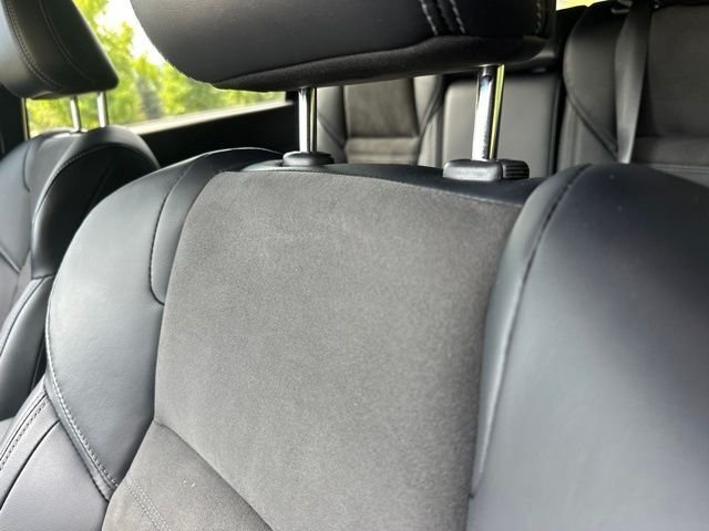 Used 2024 White Diamond Mitsubishi SE Black Edition image 14