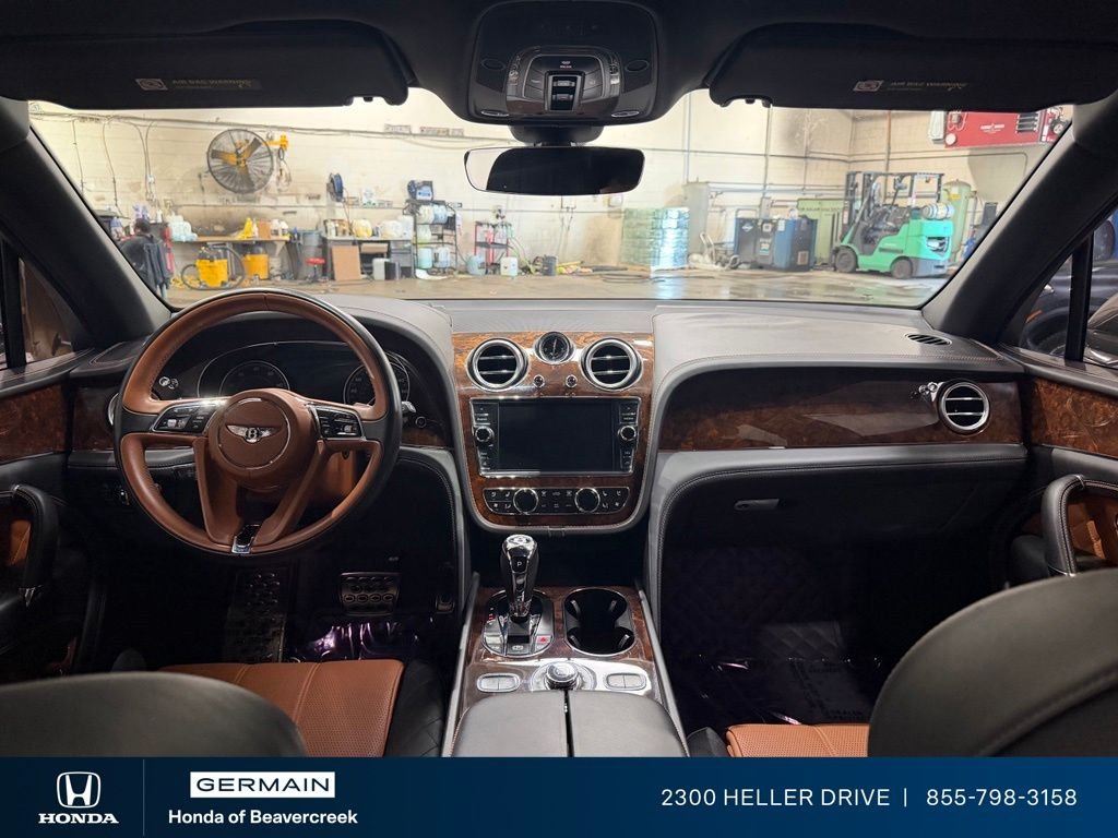 Used 2018 Porcelain Metallic Bentley W12 image 15