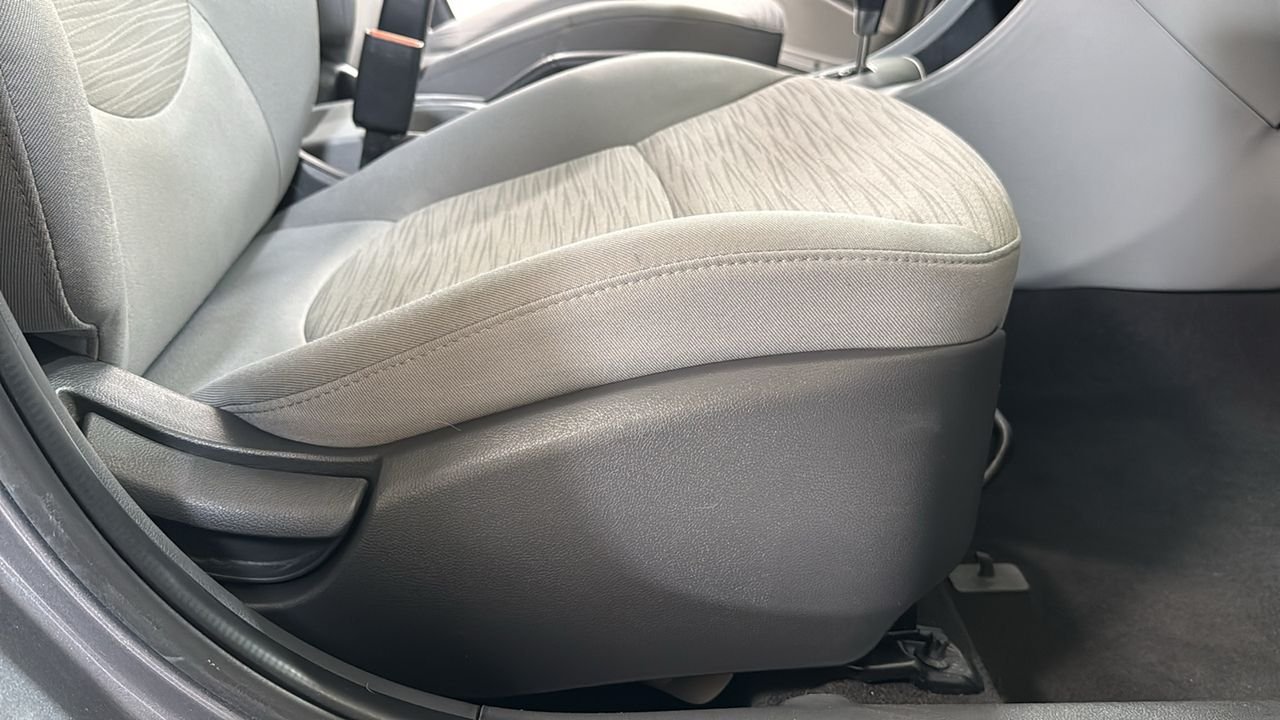 Used 2017 Gray Hyundai SE image 20