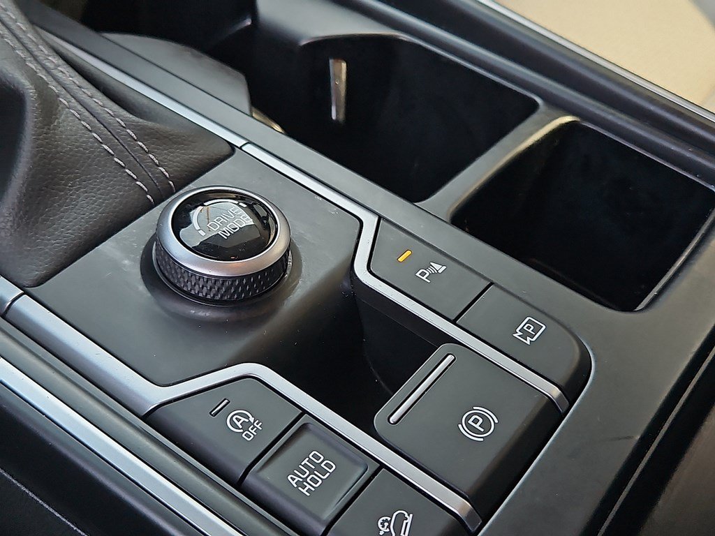 Used 2025 Ebony Black Kia EX image 26