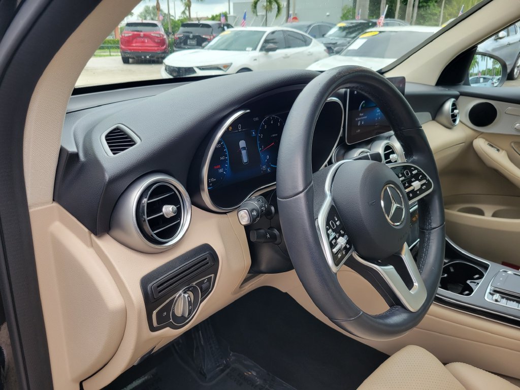 Used 2022 Black Mercedes-Benz GLC 300 image 14