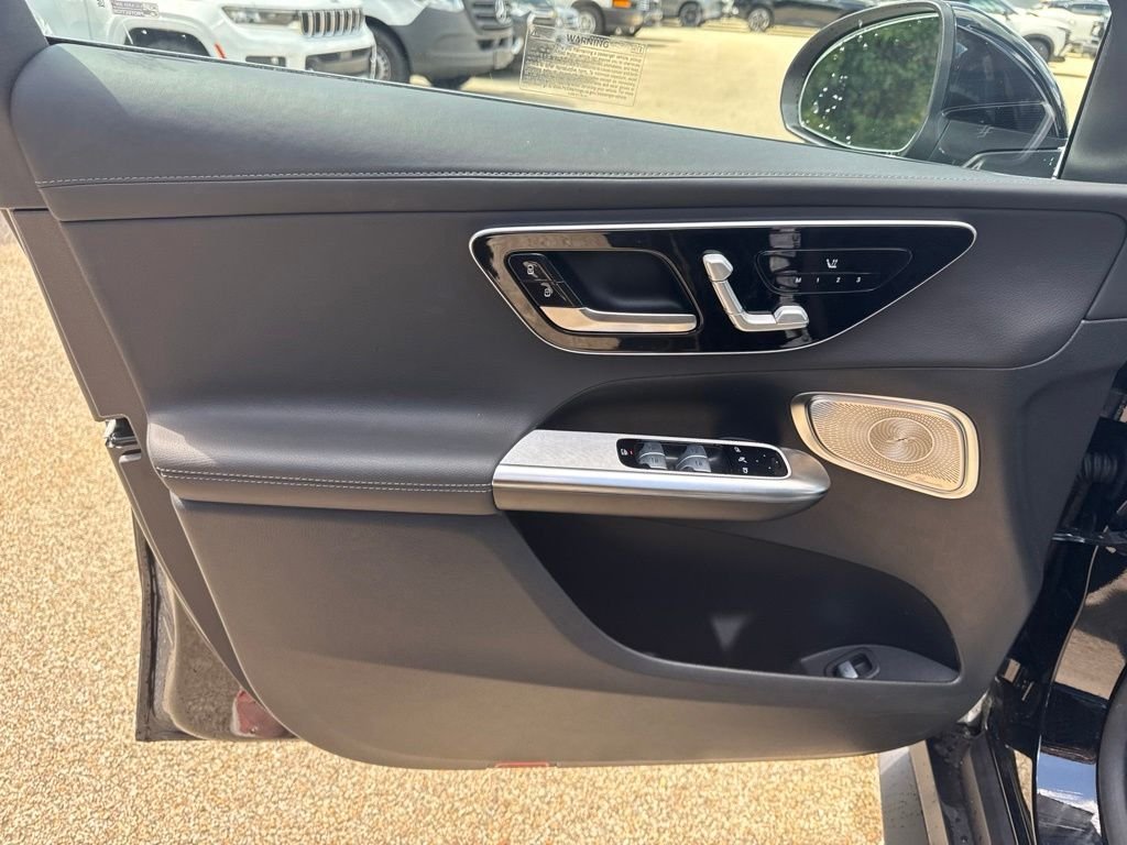 Used 2026 Black Mercedes-Benz GLC 300 image 10