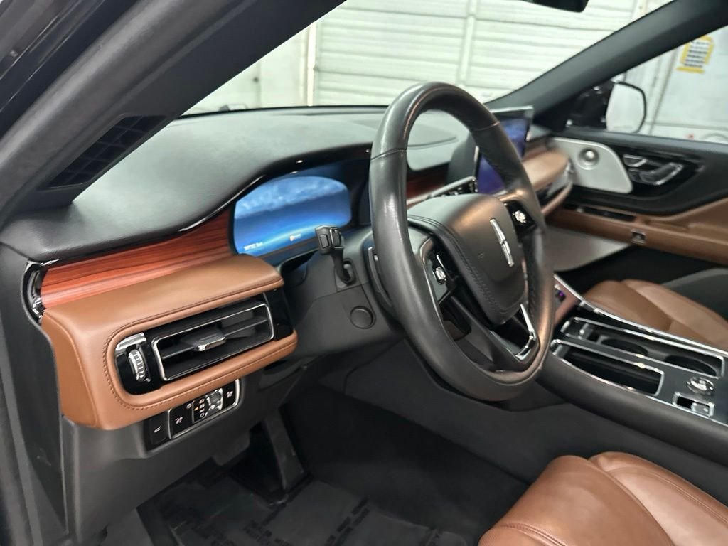 Used 2024 Black Lincoln Reserve image 14