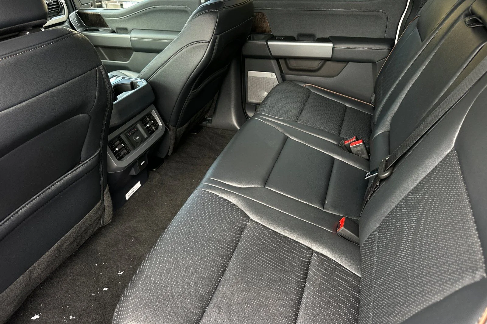 New 2026 Star White Metallic Tri-Coat Ford F-350® Lariat® image 10