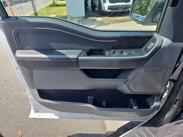 Used 2025 White Ford Flash image 27