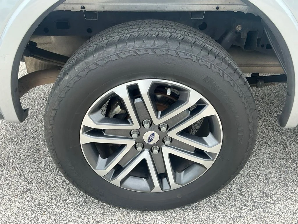 Used 2020 Silver Ford XLT image 28