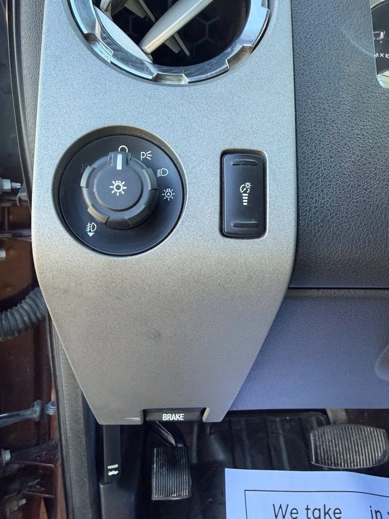Used 2012 Brown Ford Lariat image 11
