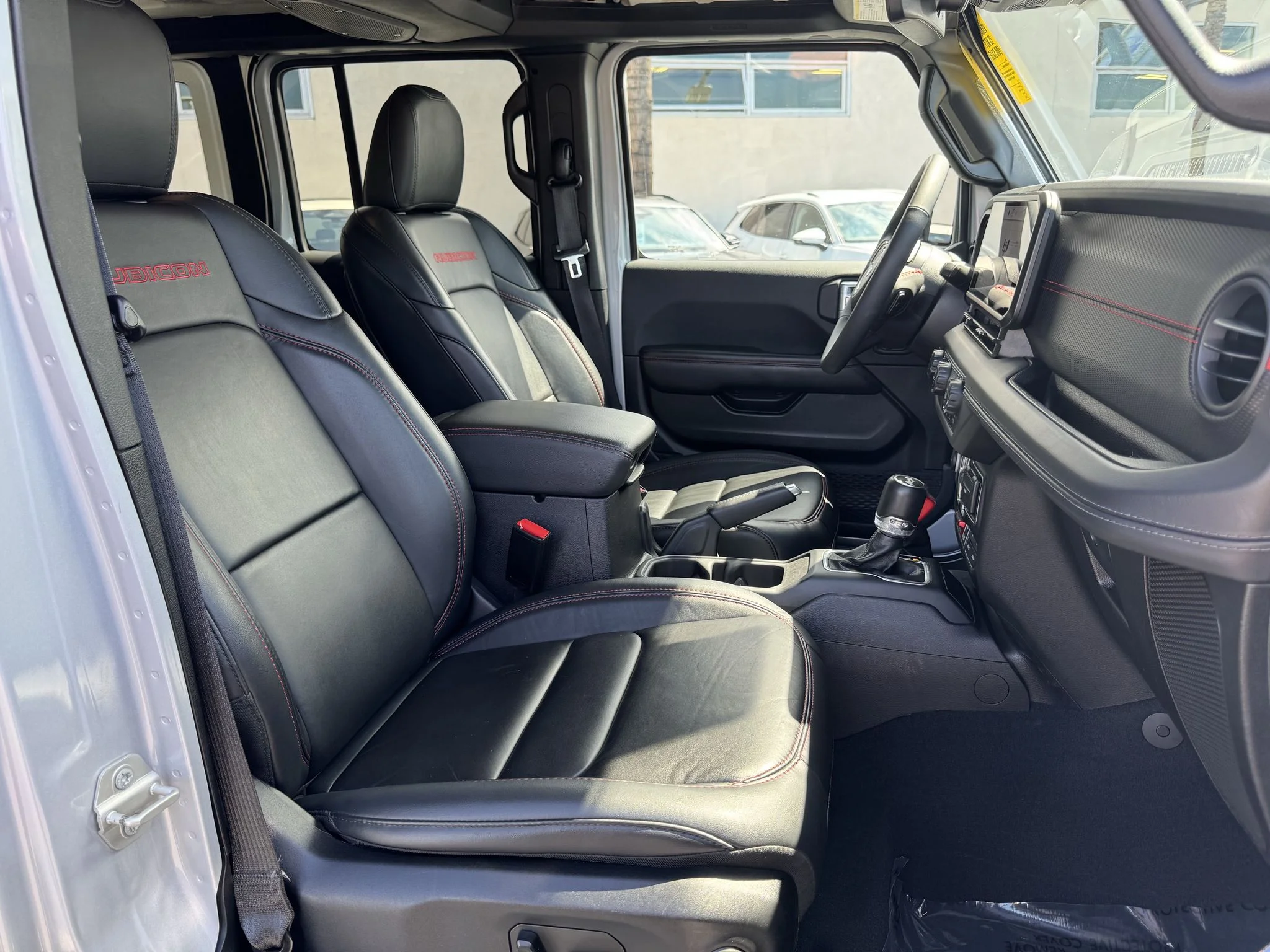 Used 2024 Silver Zynith Clearcoat Jeep Rubicon X image 29