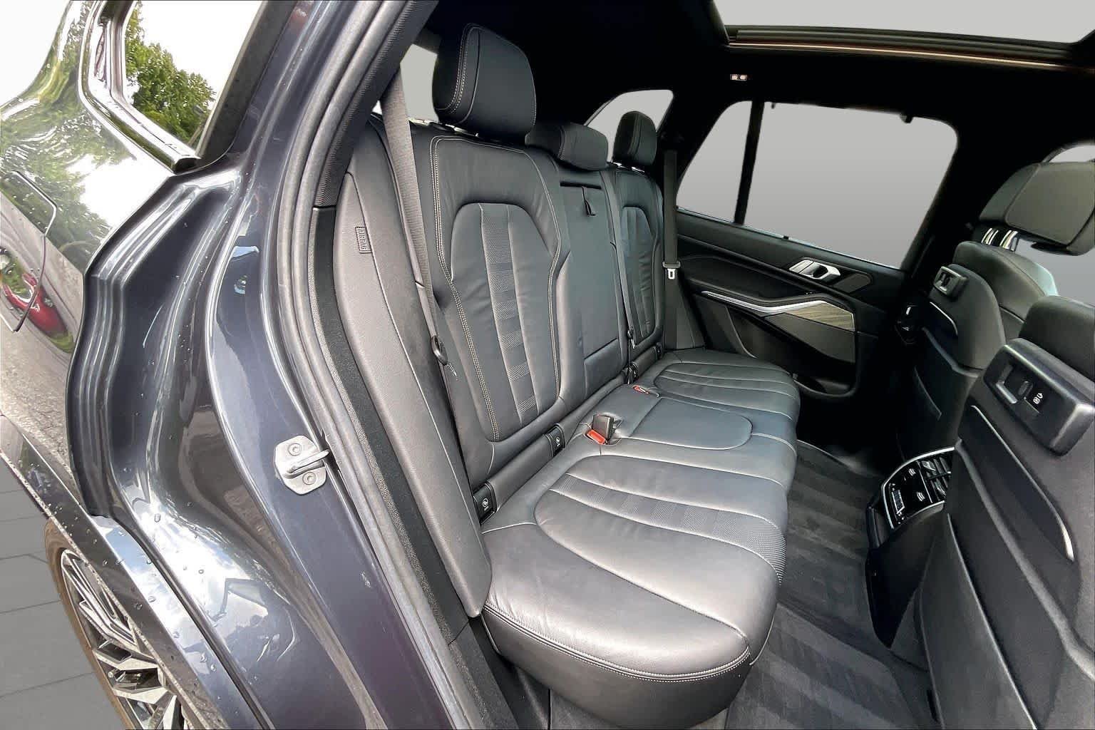 Used 2019 Arctic Gray Metallic BMW xDrive40i image 19