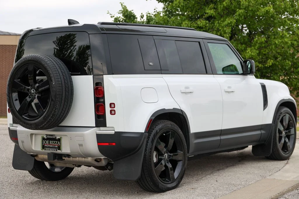 Used 2024 White Land Rover S image 32