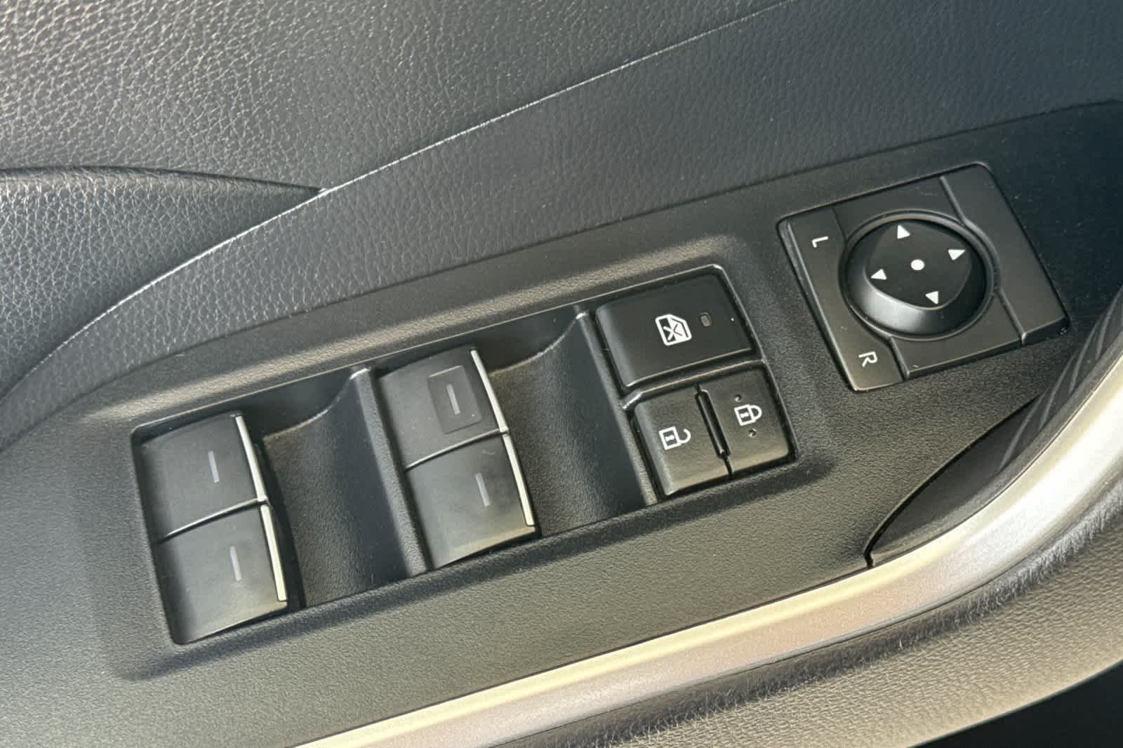 Used 2022 Silver Sky Metallic Toyota XLE image 13