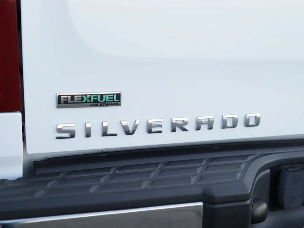 Used 2010 SUMMIT WHITE Chevrolet LT image 31