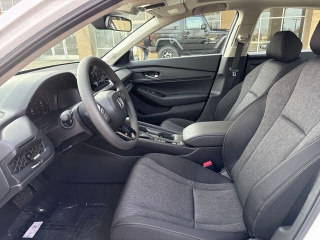 2025 Honda Accord SE - Photo 8