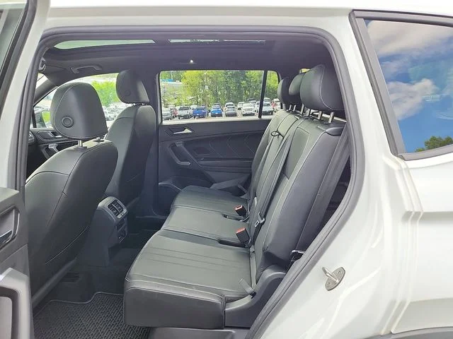 Used 2023 White Volkswagen 2.0T SE R-Line Black image 10