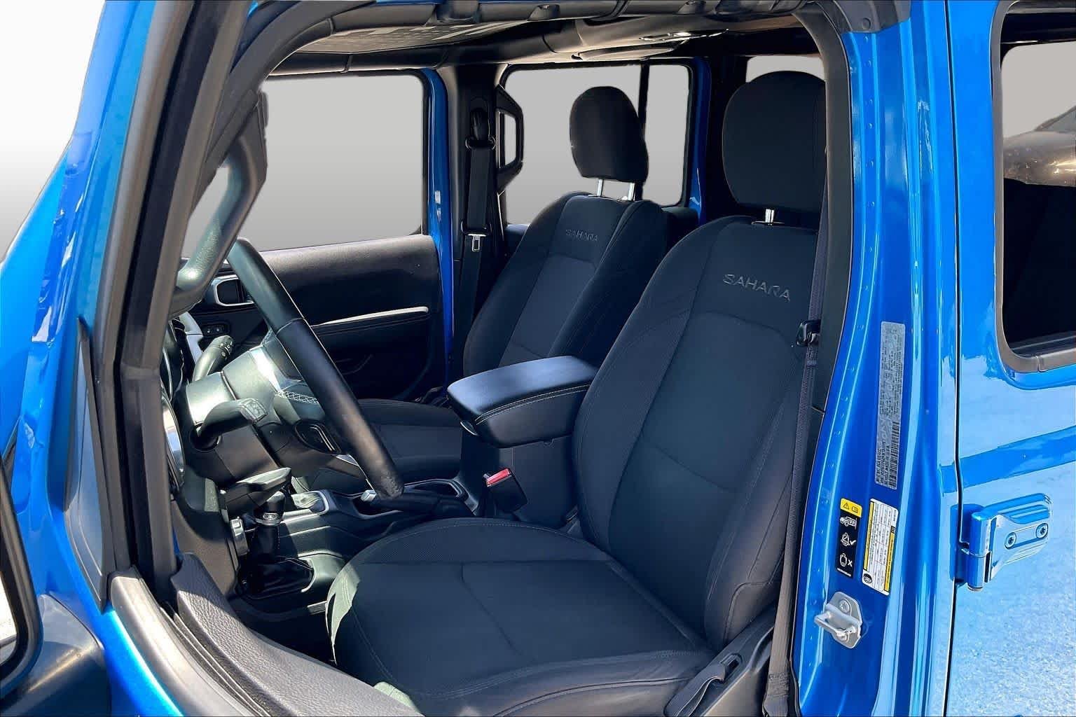 Used 2022 Hydro Blue Pearlcoat Jeep Unlimited Sahara image 8