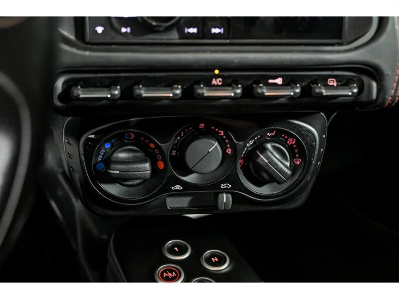 Used 2015 RED Alfa Romeo  image 22