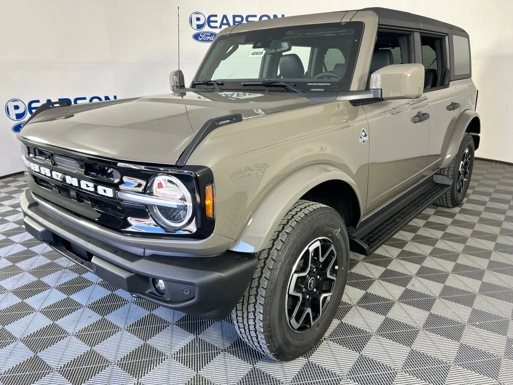 New 2026 Gray Ford Outer Banks image 1