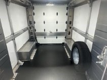 Used 2024 Oyster White BrightDrop  image 11