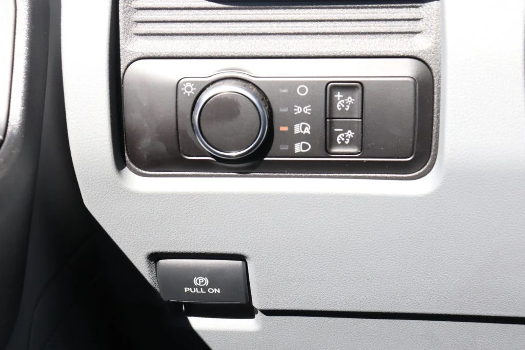 New 2026 Oxford White Ford F-550® XL image 18