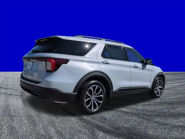 New 2026 Space White Metallic Ford ST-Line image 4