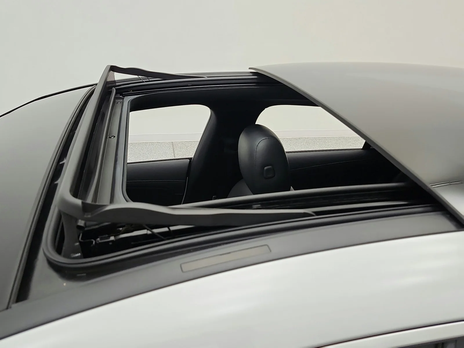 Used 2023 Digital White Metallic Mercedes-Benz CLA 250 Coupe image 14
