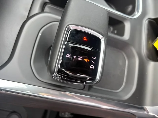 New 2026 Summit White GMC SLT image 26