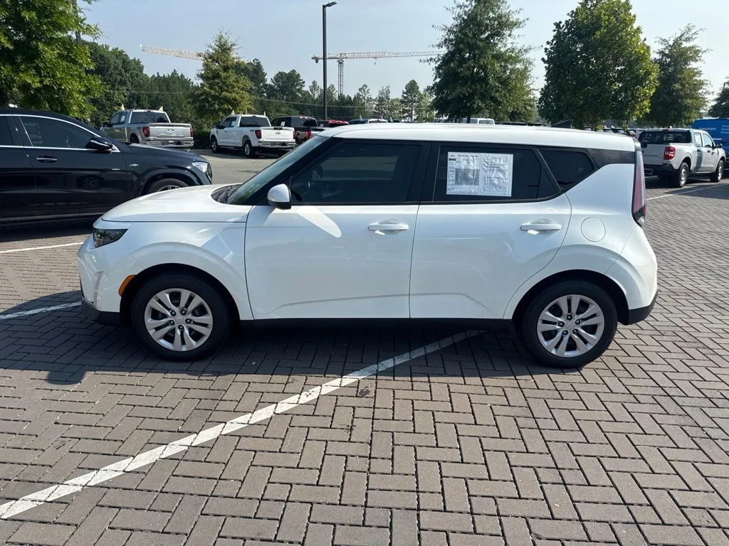 Used 2024 White Kia LX image 4