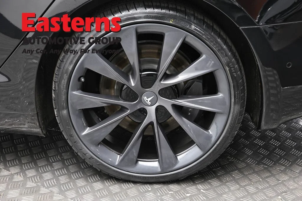 Used 2018 Black Tesla 75D image 8