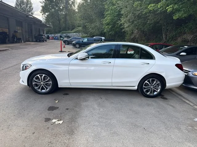 Used 2015  Mercedes-Benz C 300 image 4