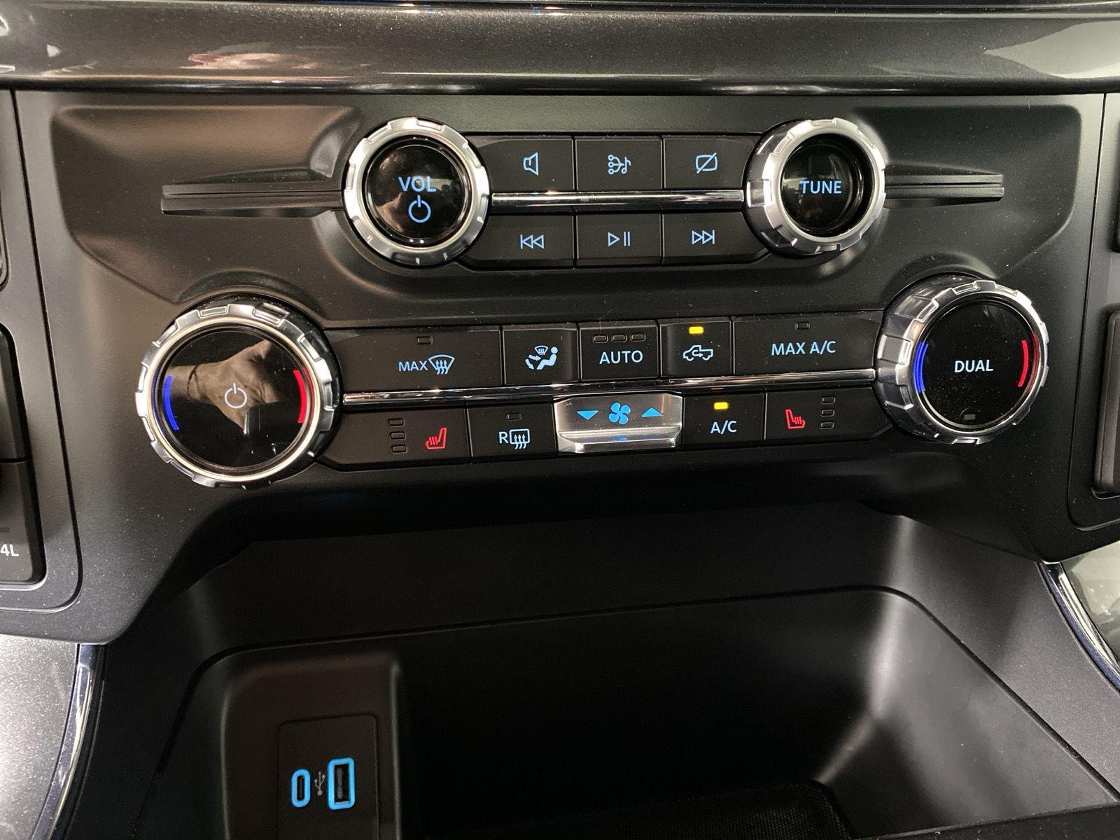 Used 2022 Agate Black Ford XLT image 22