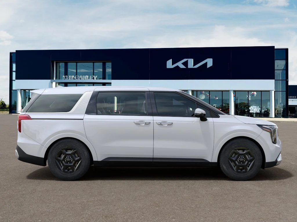 New 2026 Snow White Pearl Kia LXS image 7