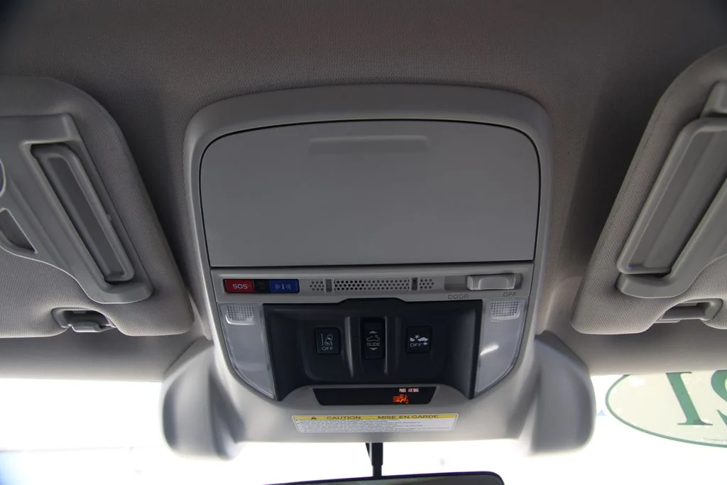 Used 2021  Subaru Premium image 32
