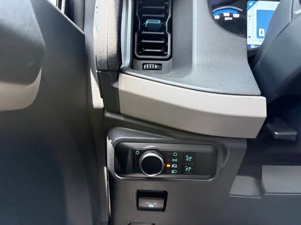 Used 2024 Black Ford Wildtrak image 13