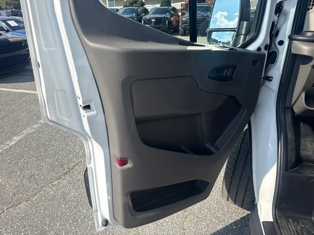 Used 2023 White Ford XL image 21